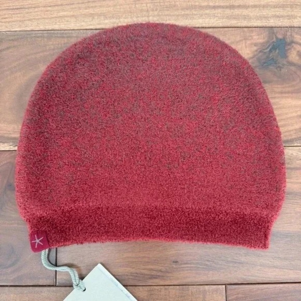 Barefoot Dreams CozyChic Lite‎ Confetti Beanie Hat Women OS Red Knitted Winter